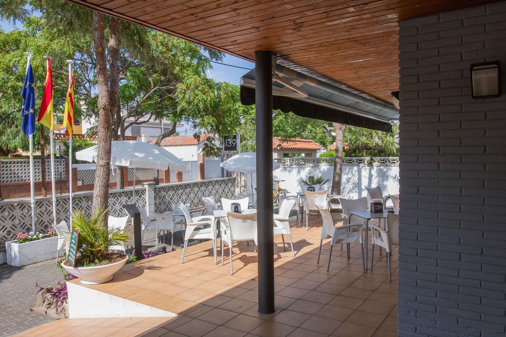 Hotel 139 Castelldefels Ngoại thất bức ảnh